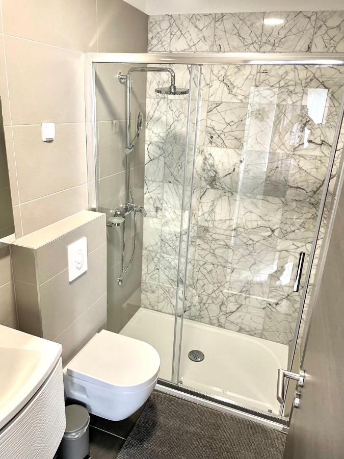 Apartment D&a With Private Swimming Pool