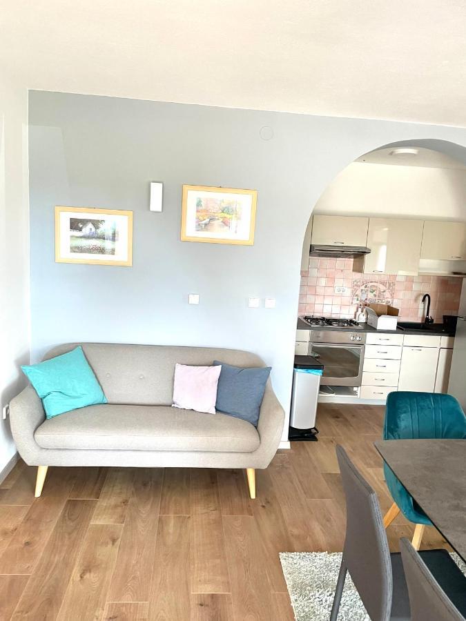 D&a With Private Swimming Pool Apartment Pula